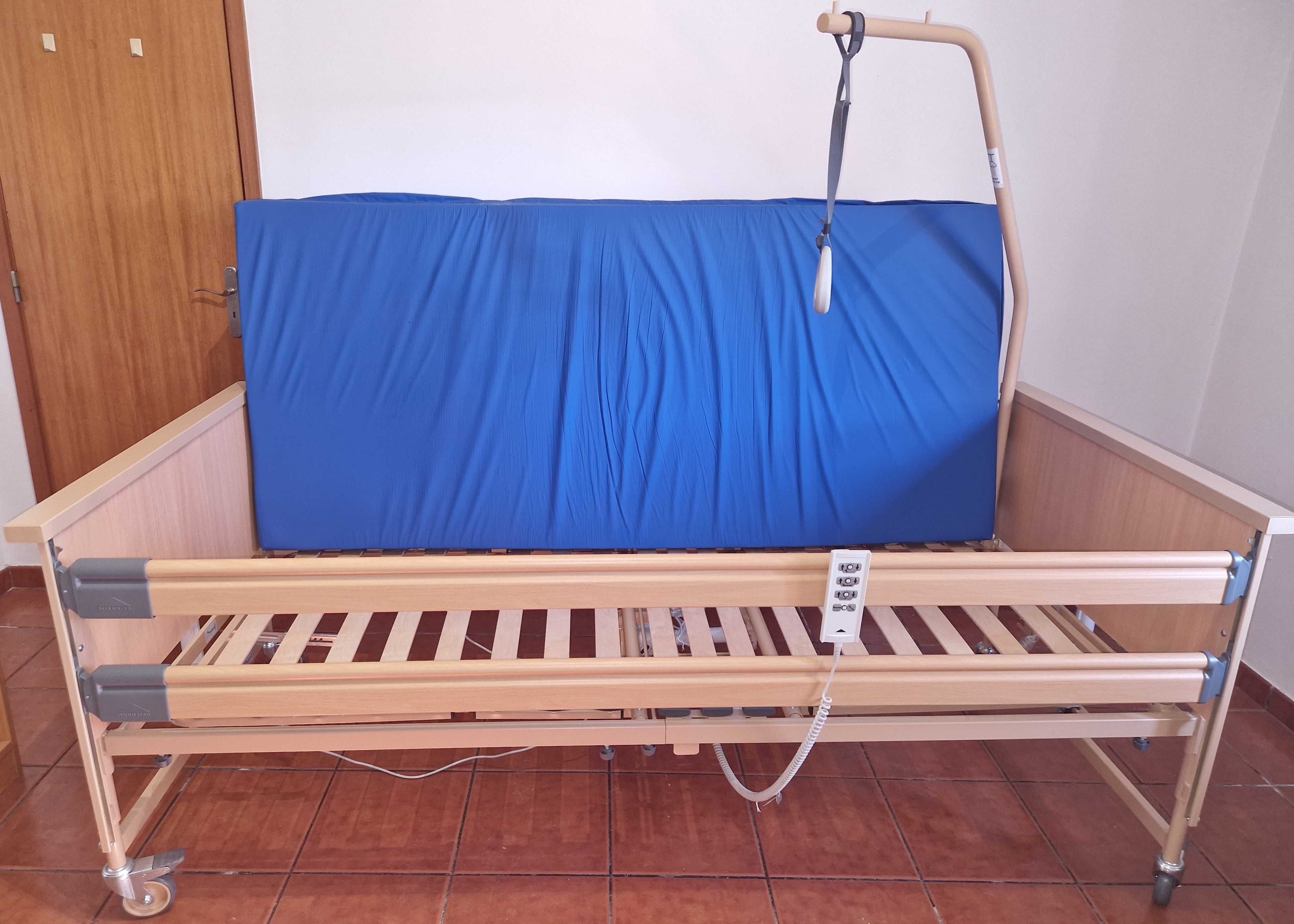 Cama articulada elétrica com colchão anti-escaras. Como nova.