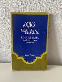 Livro Uma Abelha na Chuva. Carlos de Oliveira