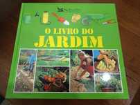 Livro sobre plantas e jardins