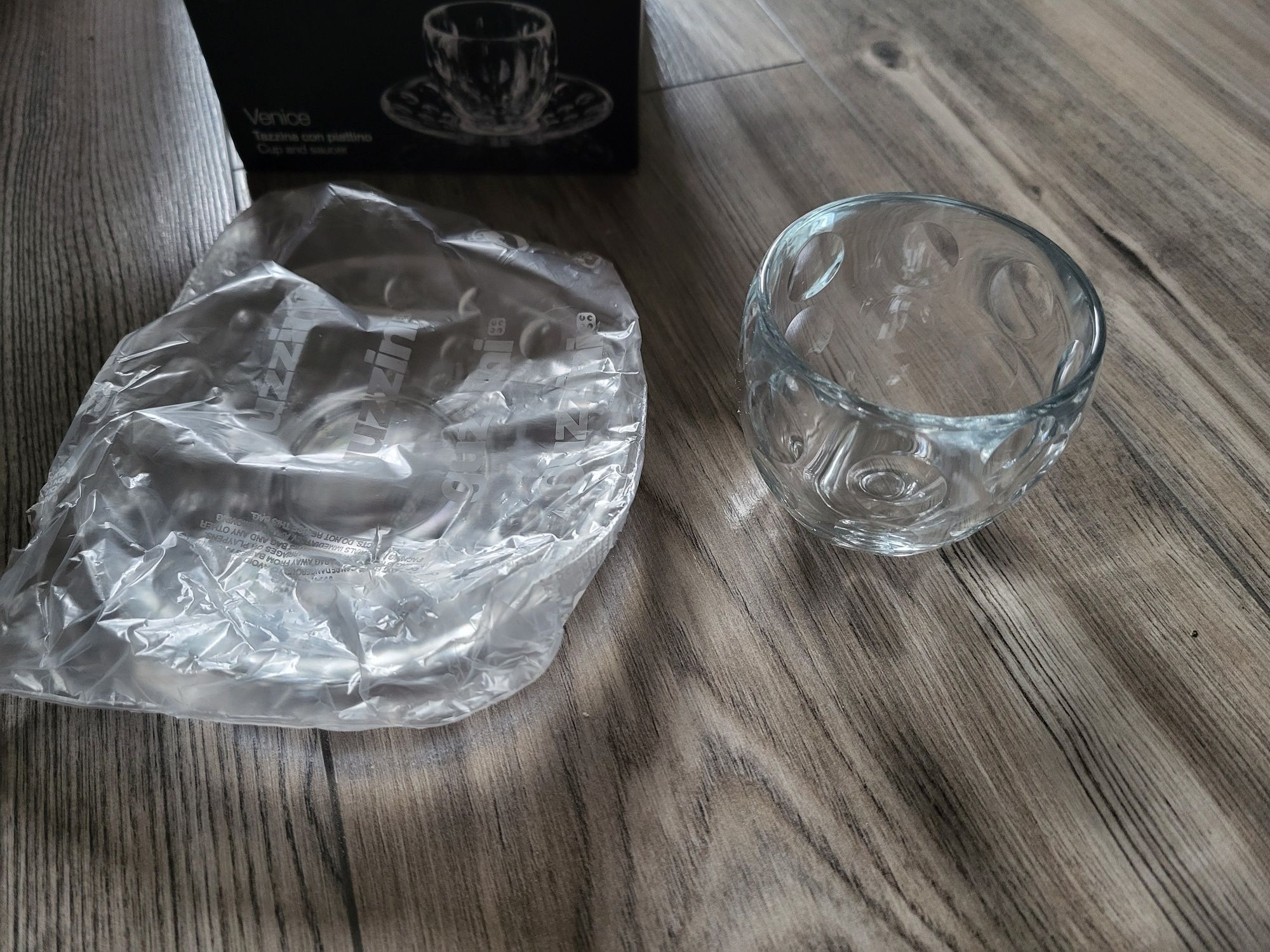 Filiżanki z podstawkami do espresso Guzzini 16 szt
