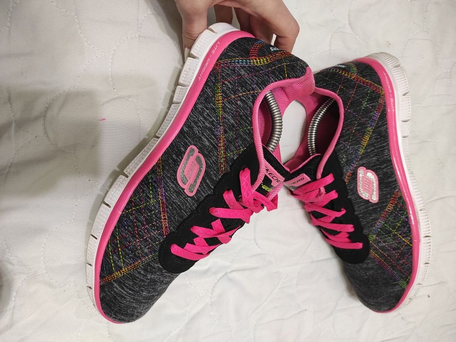 Кросівки Skechers 38р. 24.5см оригінал відмінний стан