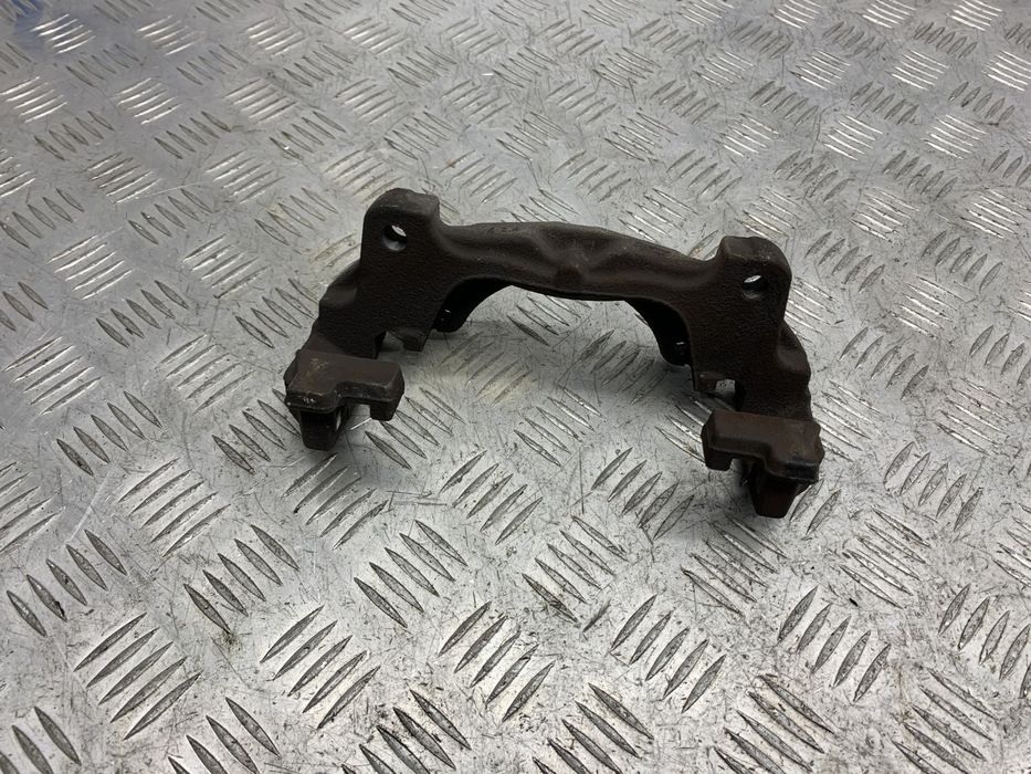 Скоба переднего суппорта LR069759 для Land Rover Range Rover Evoque 20