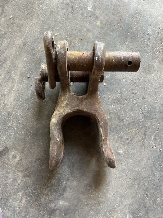 Серьга( скоба)  на трактор т-25