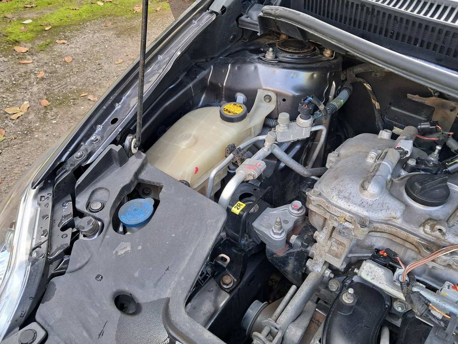 Toyota  2008г.1.6 бензин.