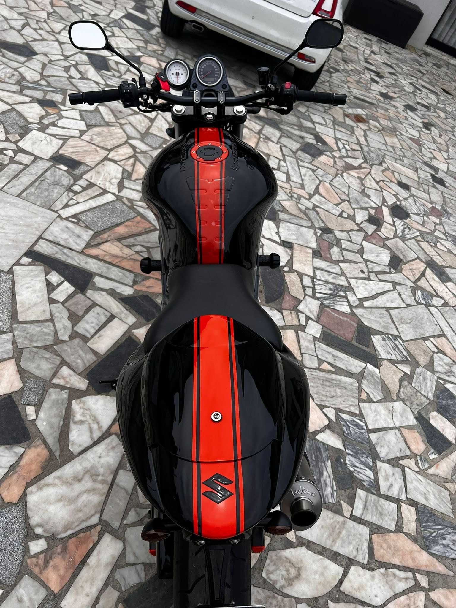 SUZUKI SV605 de estimação