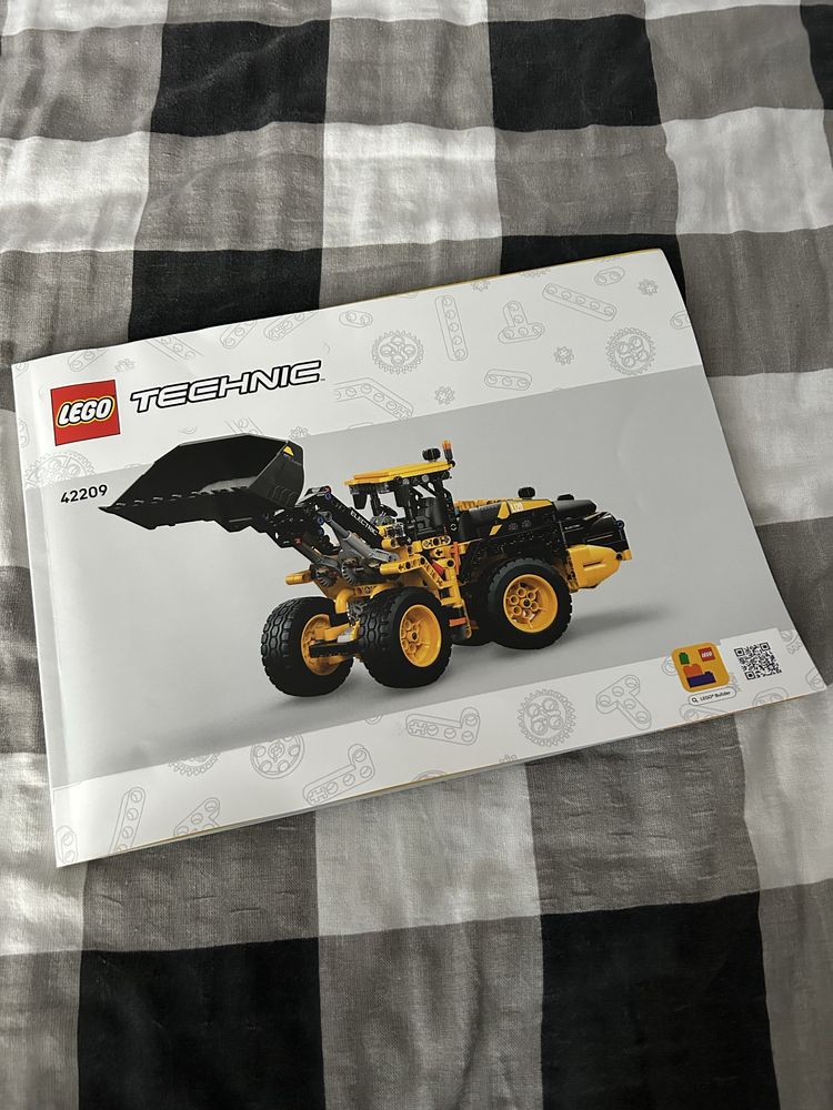 Lego Technic 42209 Ładowarka kołowa Volvo L120 Electric