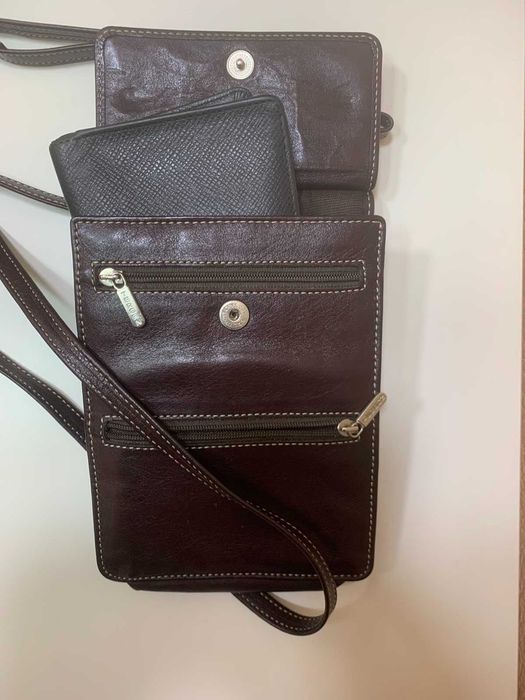 Мужская кожаная сумочка для документов и денег.