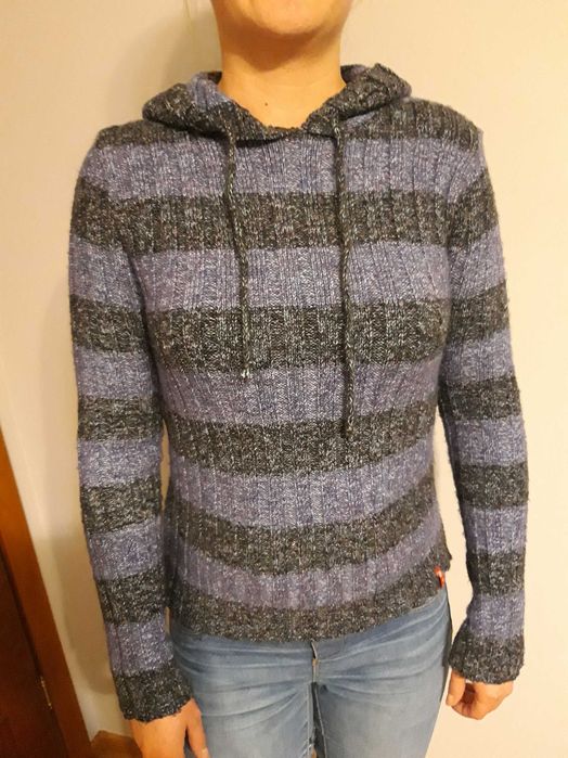 Sweterek z kapturem rozmiar 36