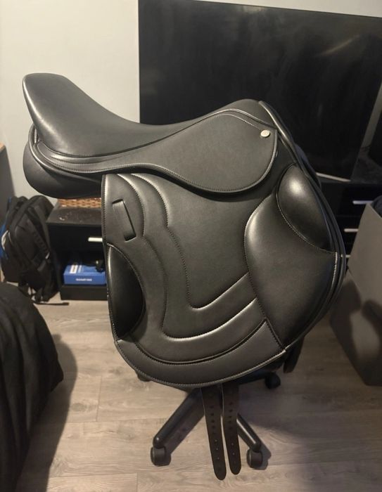Siodło skokowe / crossowe 16,5 cala marki  Premier Equine