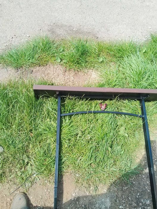 стол  и лавочка на кладбище