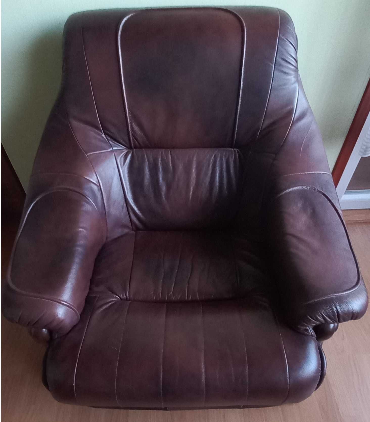 Komplet mebli skórzanych (sofa z funkcją spania, dwa fotele)