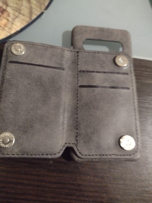 Sprzedam oslonę na tel rozmiar 15 cm na 7 cm siwy lub brązowy kolor