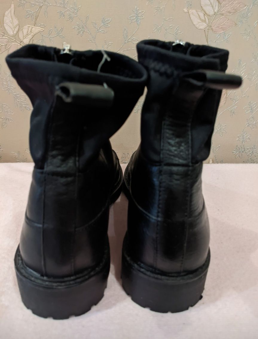 Продам новые кожаные  ботинки Stradivarius Испания , р.40