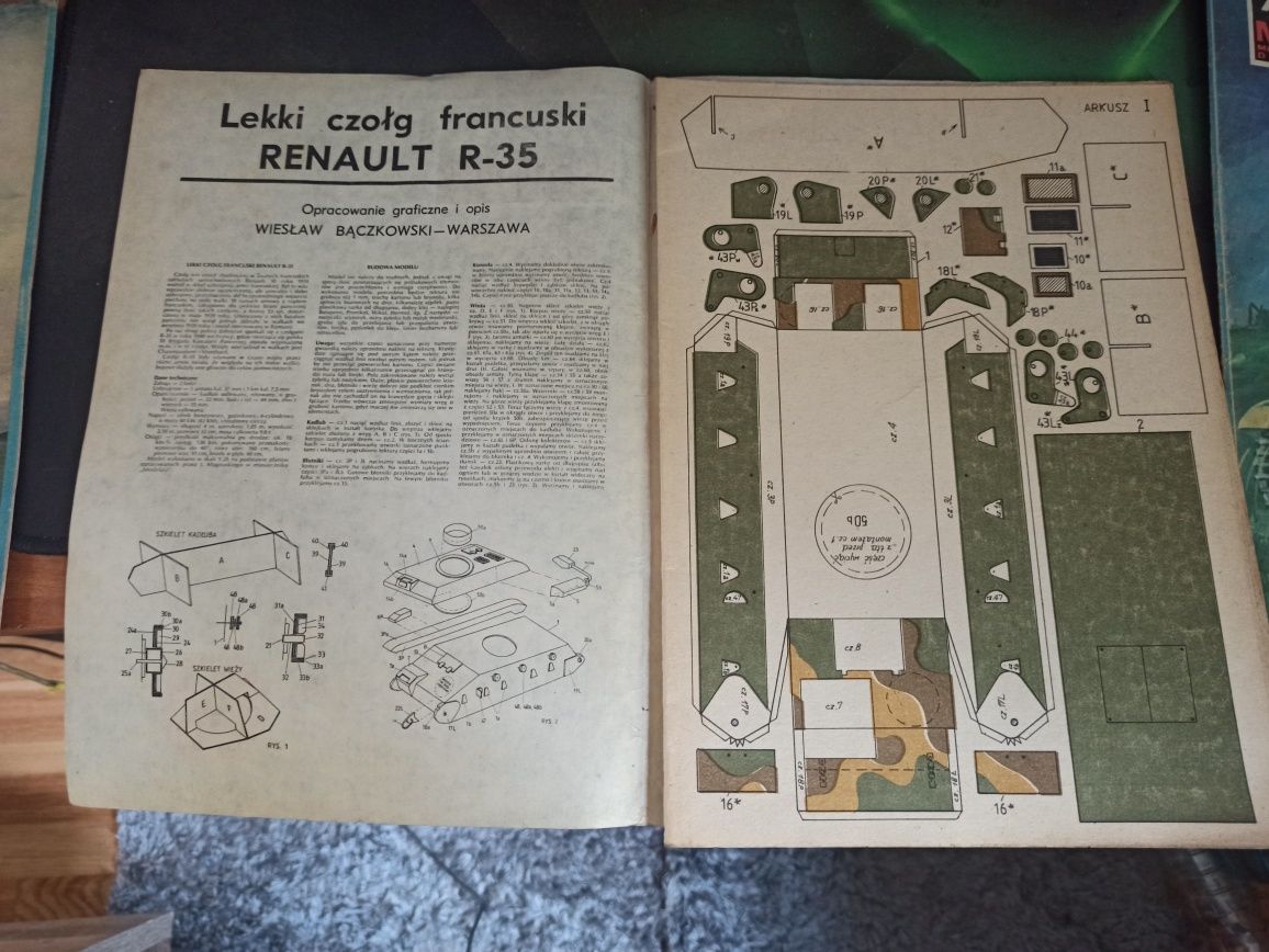 Mały modelarz  1x SU 76-M, 2x Renault R-35