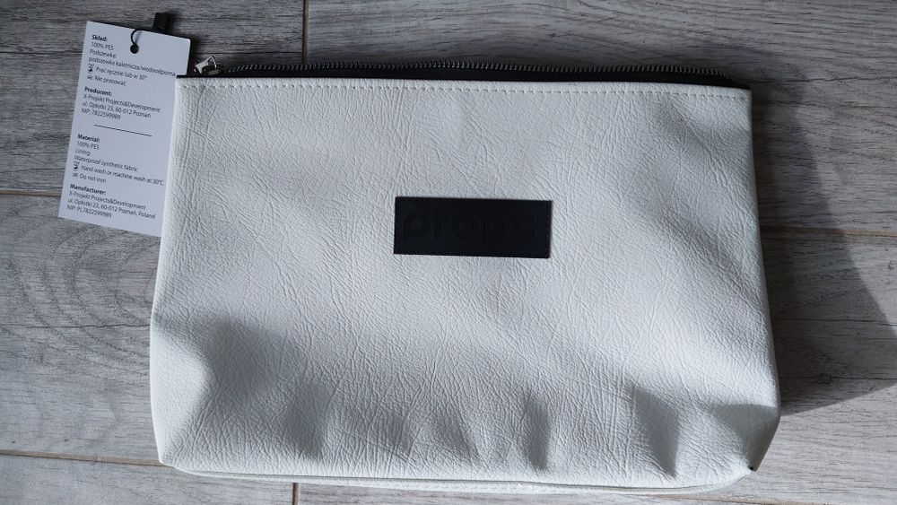 Kosmetyczka biała Props