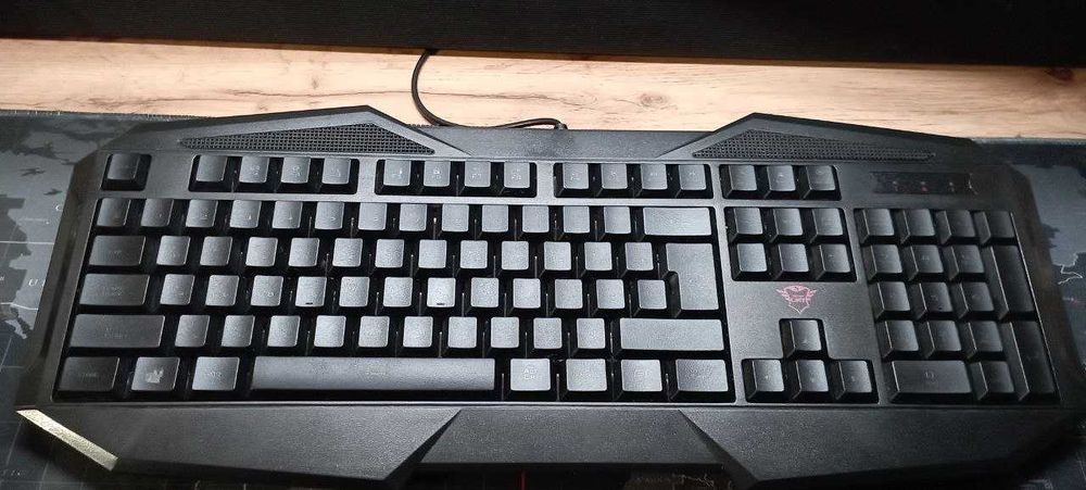 Ігрова клавіатура з підсвіткою  • Trust GXT 830 Avonn Gaming Keyboard