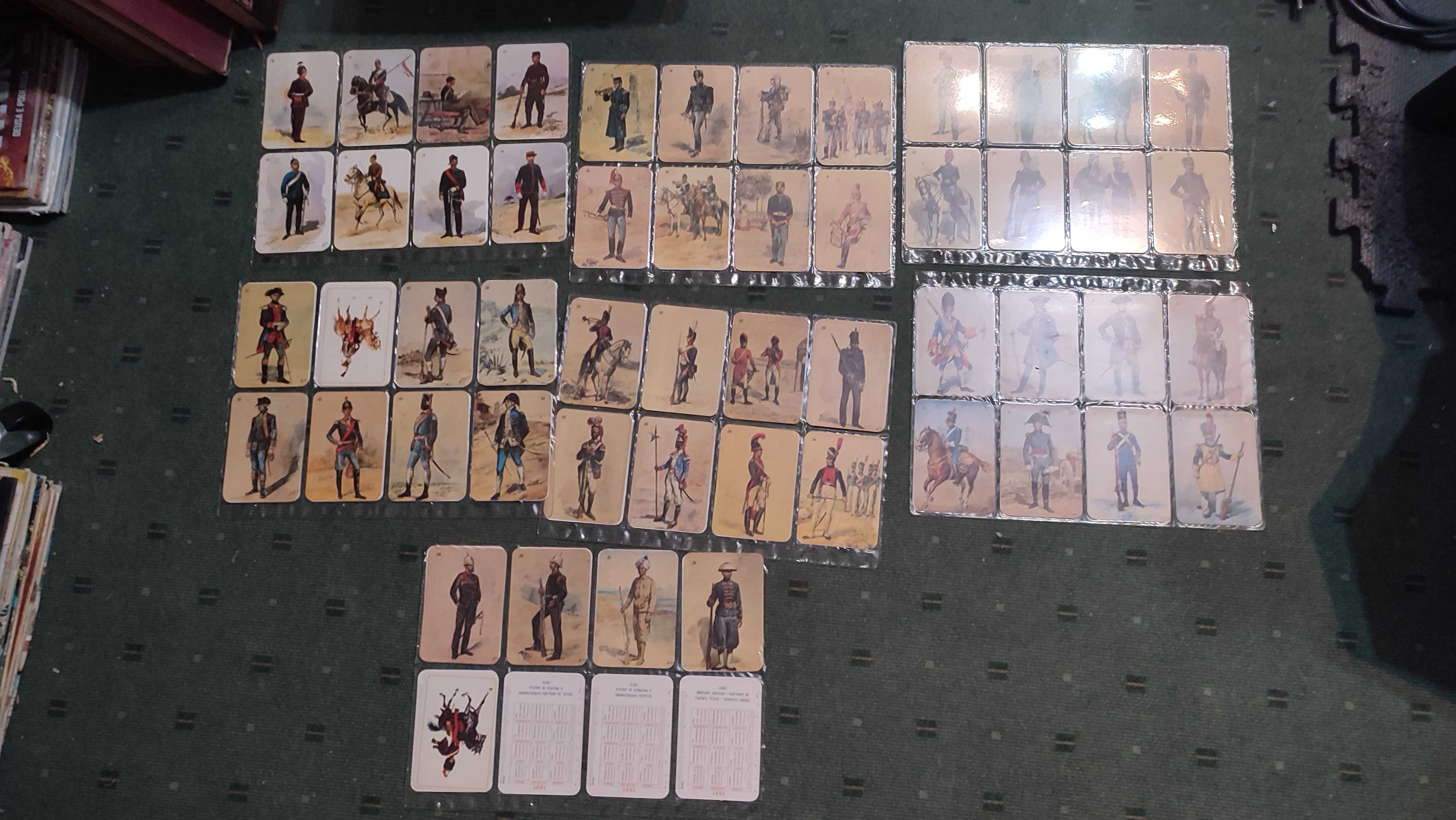 Lote 253 Calendários de Uniformes Militares