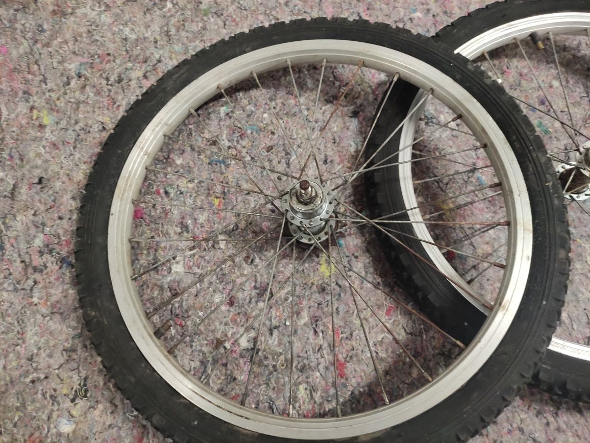 Pneu de Bicicleta Roda 20