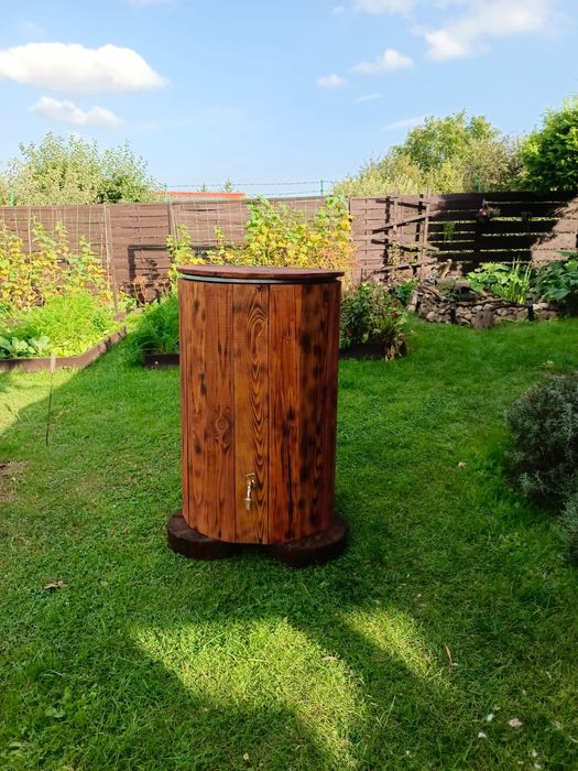 Beczka na deszczówkę .