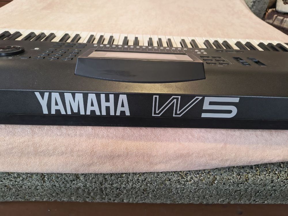 Робоча станція yamaha w5