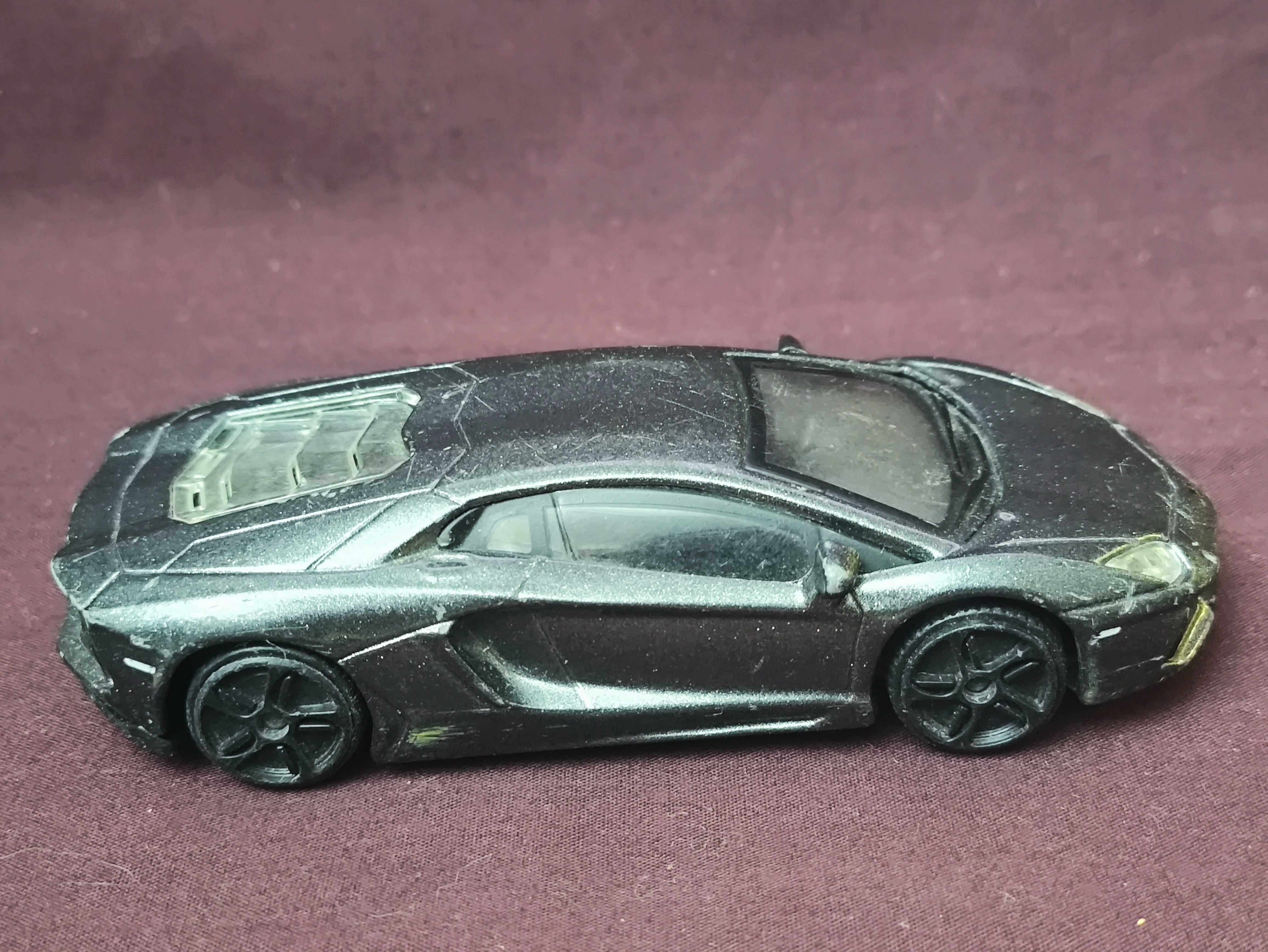 Машинка Lamborghini Aventador LP700-4 1:43 Bburago