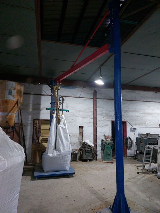 Кран консольно поворотный 1-2т