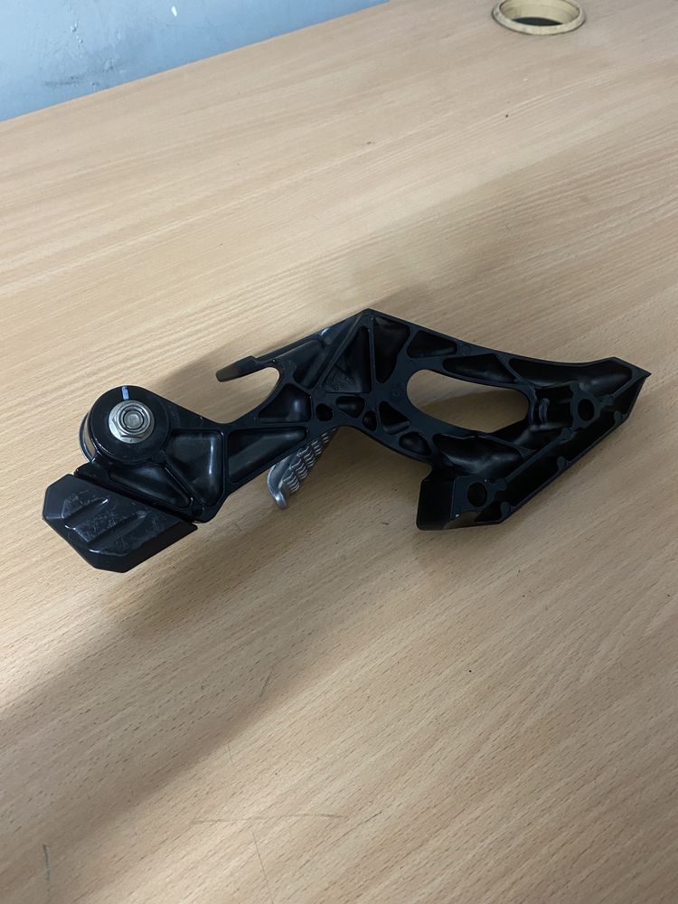 Kawasaki GTR 1400 Set tylni Prawy set wydechu podnóżek KPL