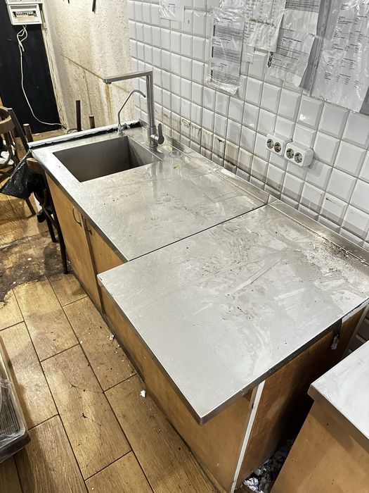 Тумба с нержавейкой