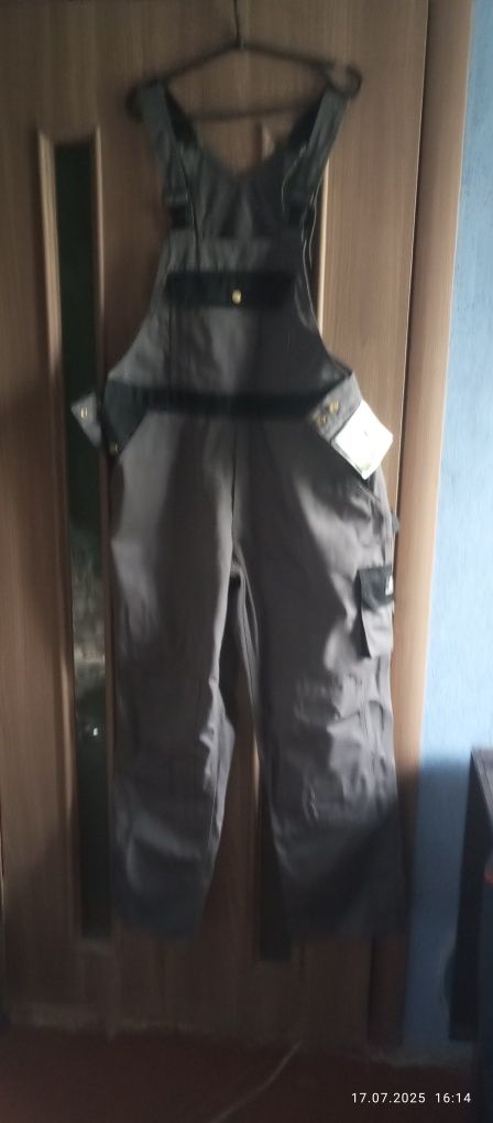 Продам спец одежду