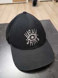 Czarna czapka z daszkiem hashashins