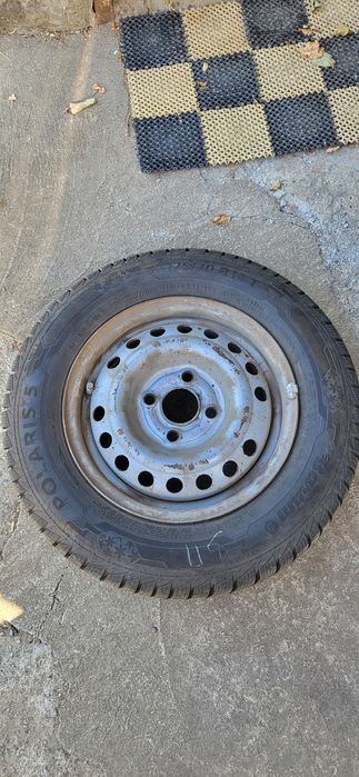 Продам зимнюю резину Барум 175/70 R13 с дисками