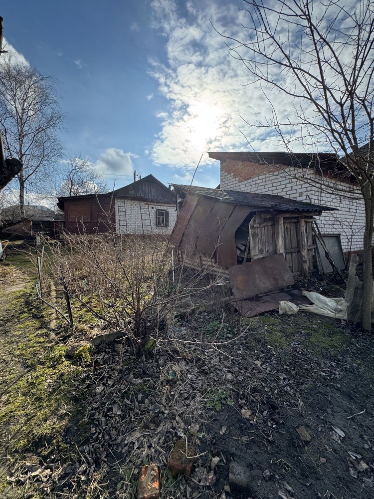 Продаж будинка та земельної ділянки в центрі міста