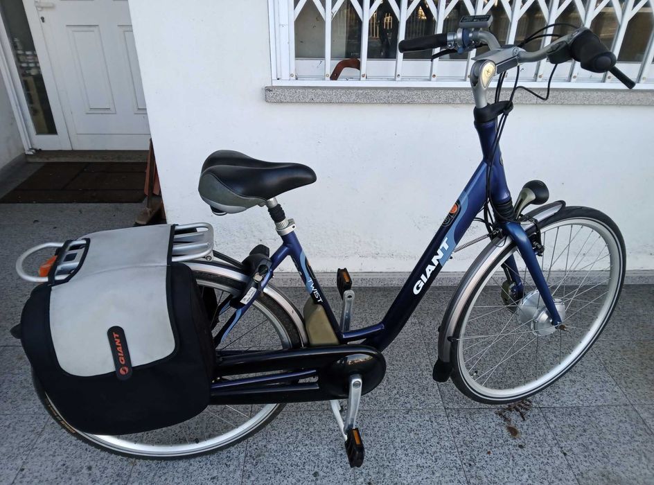 Bicicleta Elécrica citadina Giant Twist 2.1