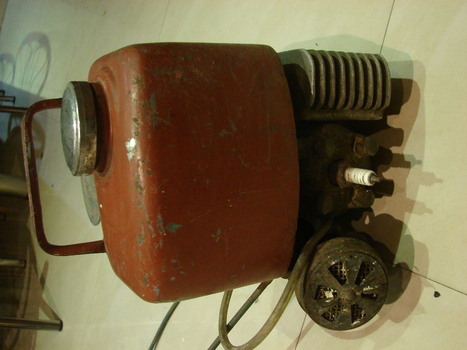 zabytkowy silnik spalinowy kajakowy NIXE BERLIN 1956 rok