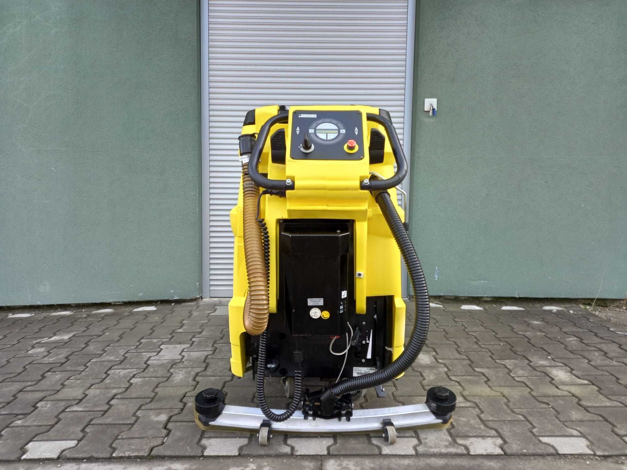 Profesjonalna szorowarka z trakcją KARCHER BD 750 Bat