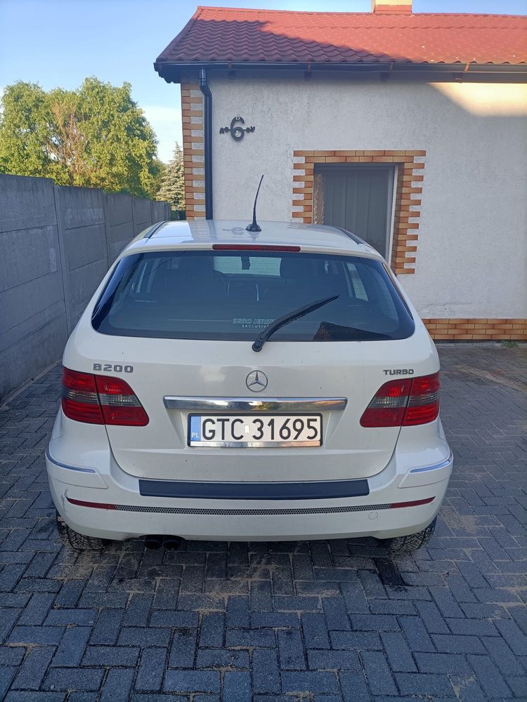 Mercedes B Klasa B200