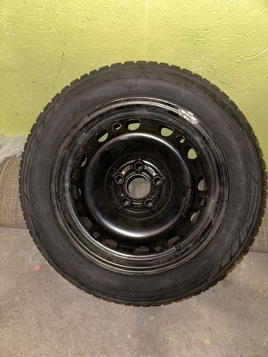 Prawie nowe opony NEXAN 15” z felgami stalowymi