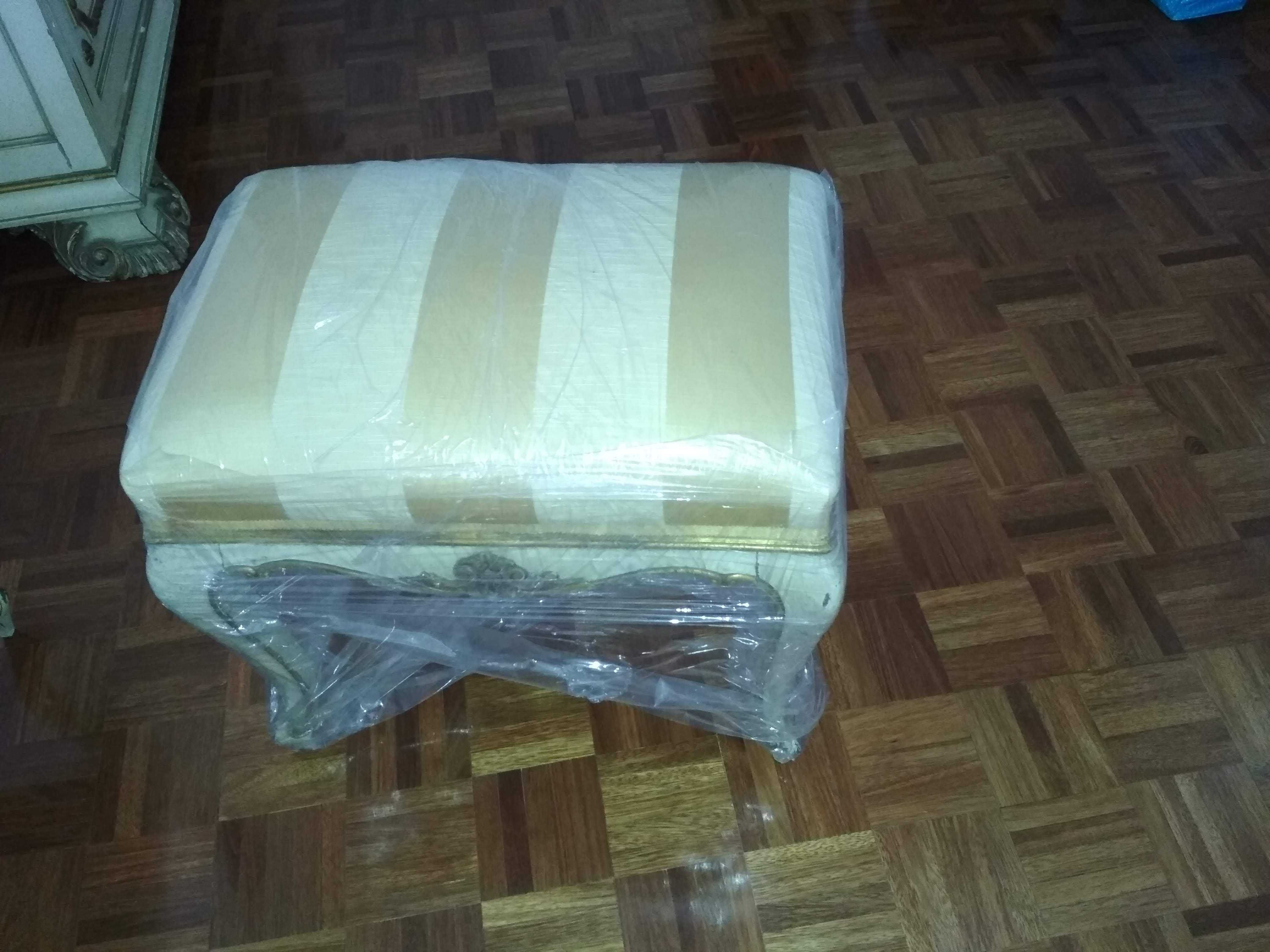 Quarto antigo (armário, cabeceiras cama, cadeiras)