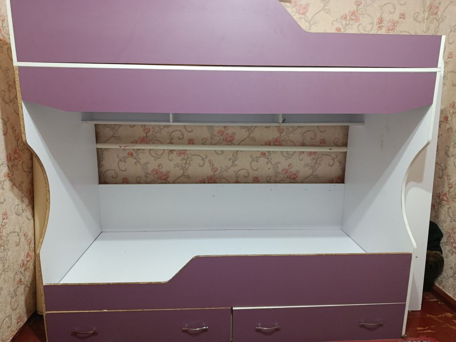 Дитяче 2х поверхове ліжко