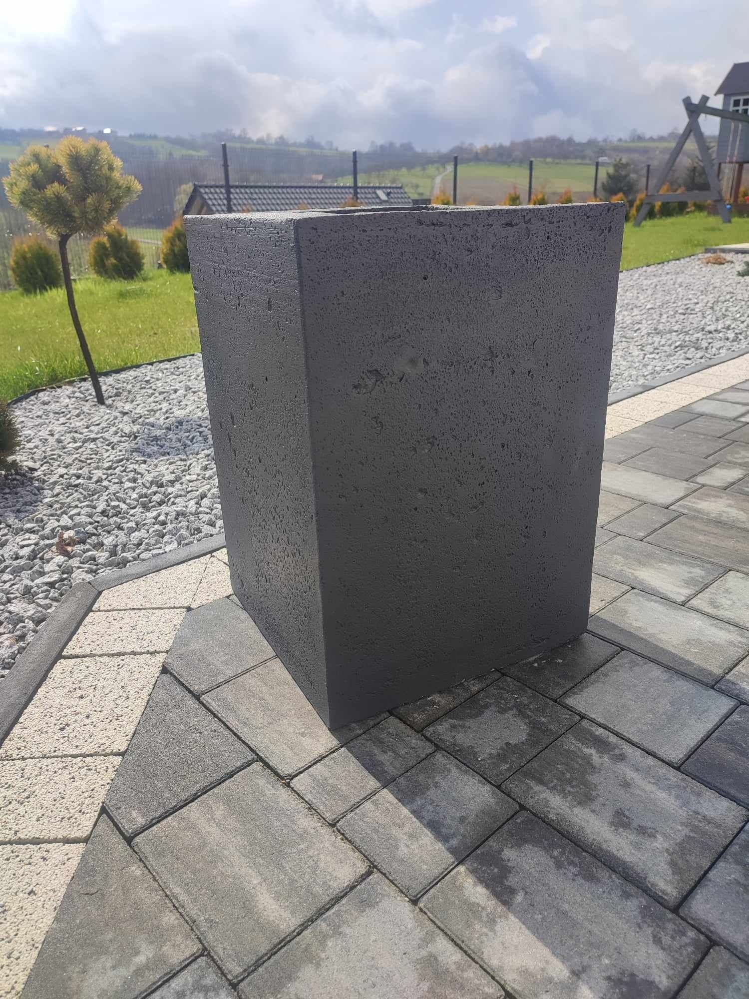 Donice betonowe ogrodowe 35x35x50