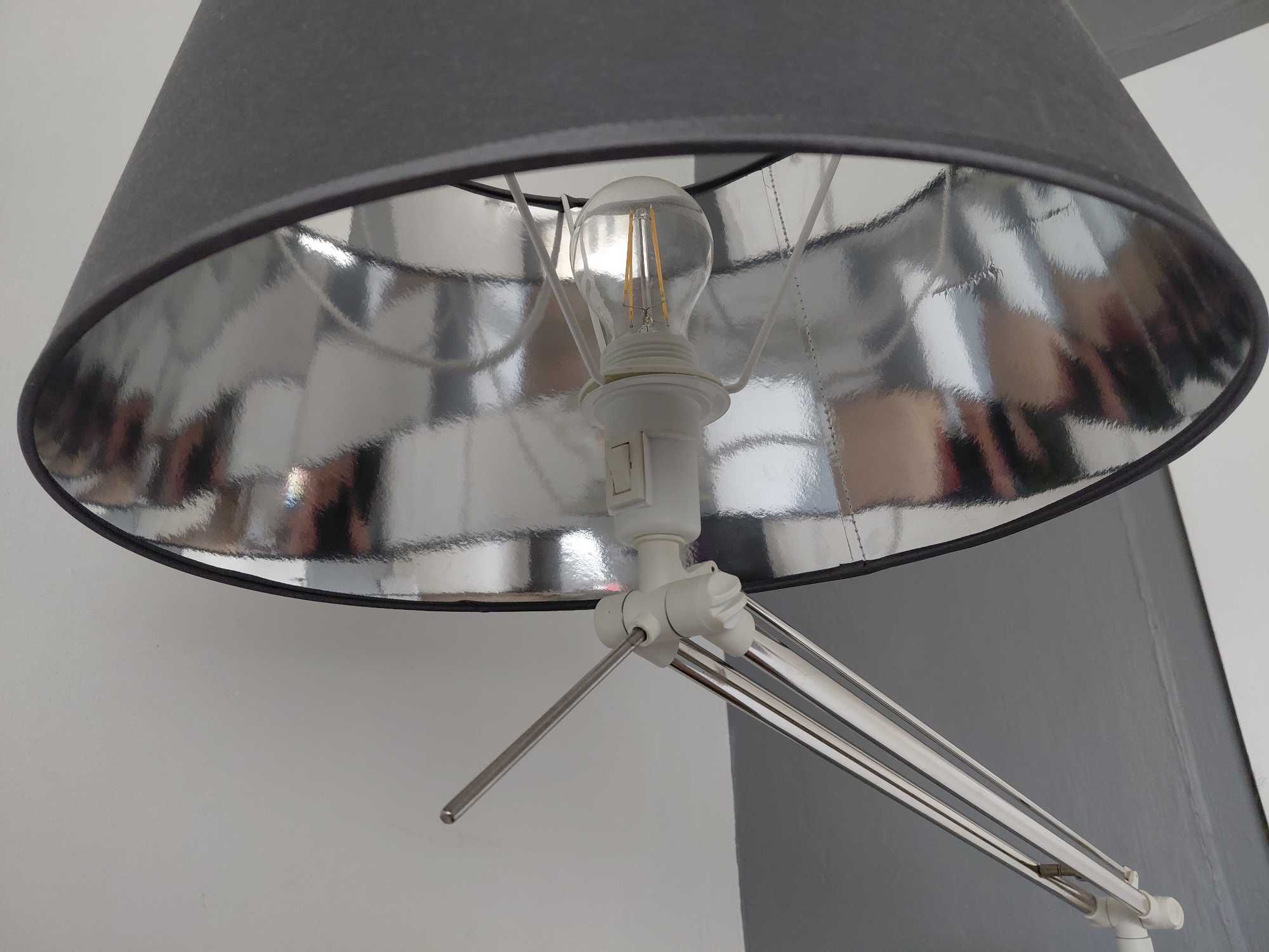 Lampa podłogowa, srebrna, szary klosz