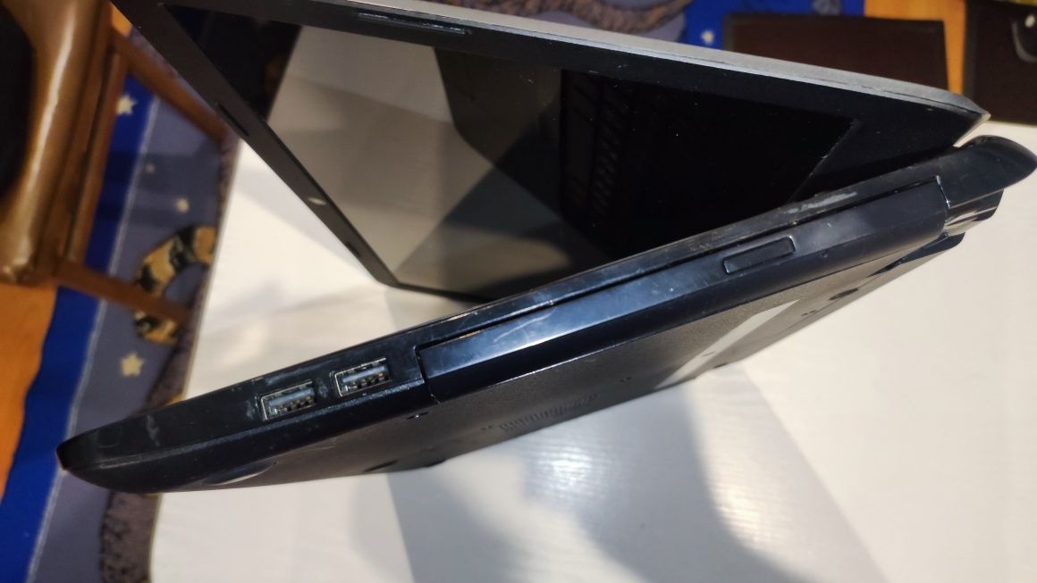 Ноутбук HP Laptop 15.6 tpn-113 / amd A8-6410 / 120 ssd / 8gb /video 1