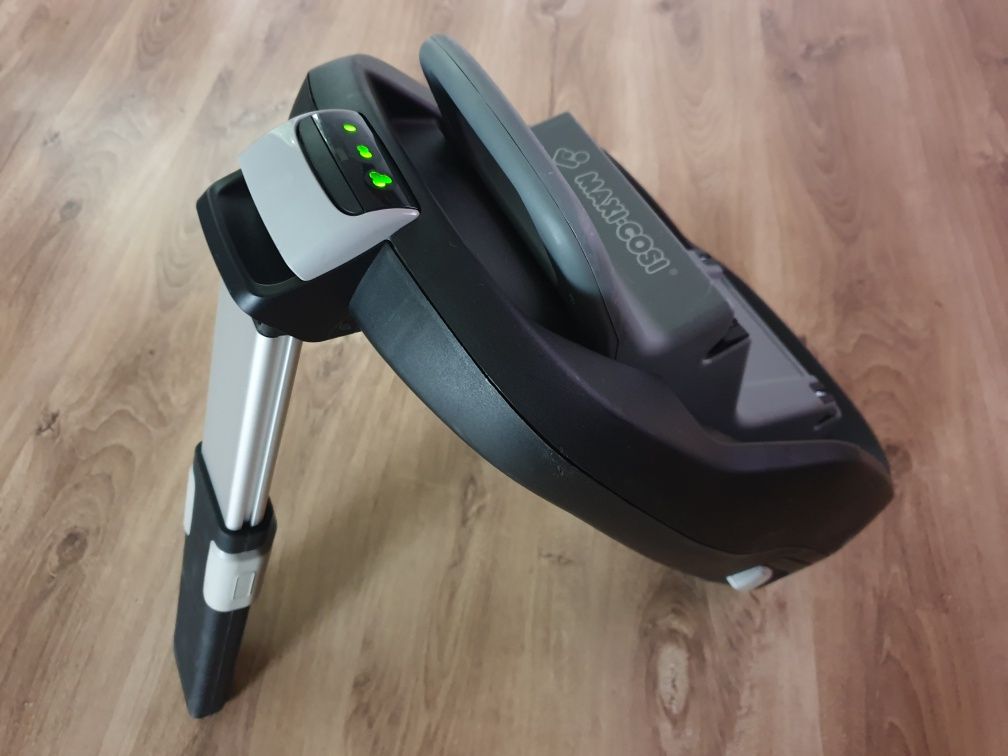 MaxiCosi FamilyFix baza z czujnikami - mocowanie w systemie isofix