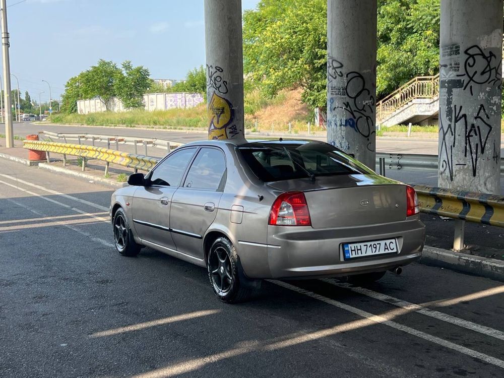 Kia Shuma 2002 в хорошем состоянии