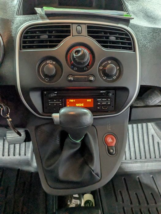 renault kangoo ze 33kw. 17 рік