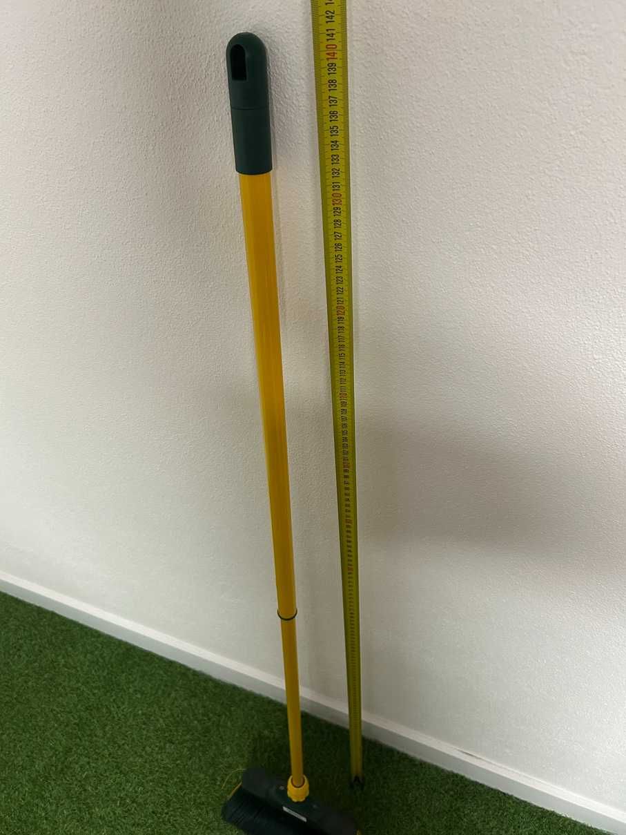 Vassoura para relva artificial ou de Jardim – Cabo de 140 cm