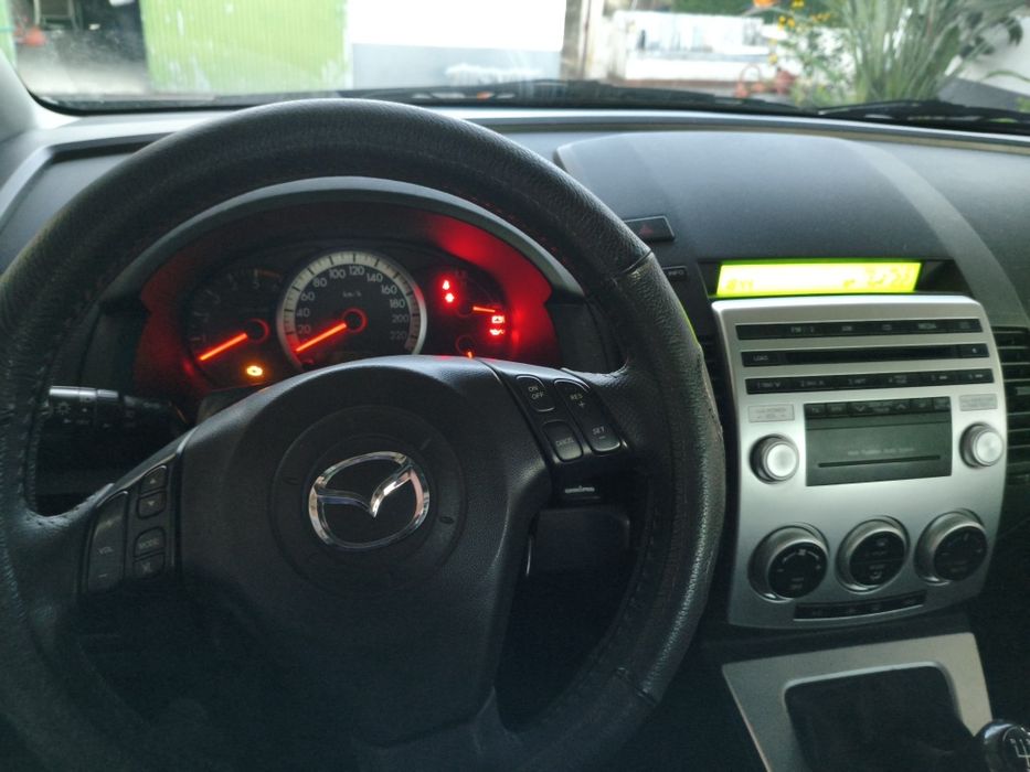 Mazda 5 de 2007 em muito bom estado