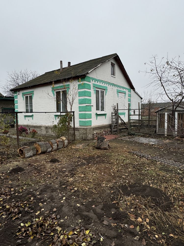 Продаж будинка в межах міста, Товстоліс