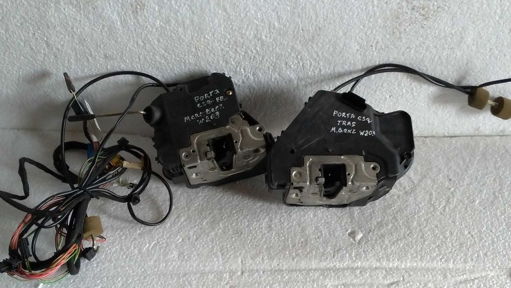 Fecho de porta frente e tras esq. Mercedes C-Classe 2000/2007 (W203)