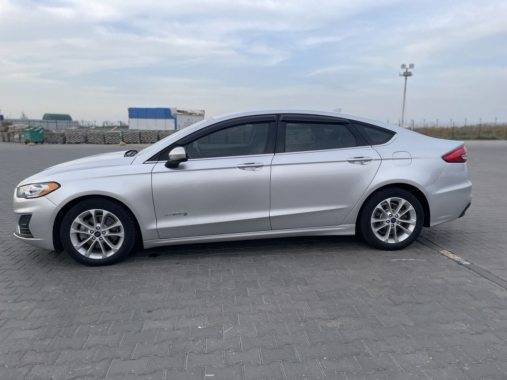 Продам Ford  fusion hybrid 2019